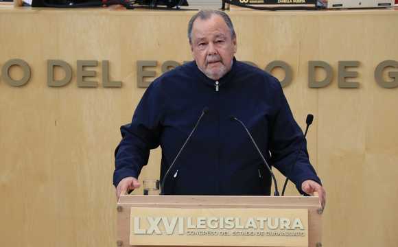 David Martínez presentando: Exhortan a fortalecer la comprobación del gasto en abasto de medicamentos y a investigar irregularidades en contratos del ISAPEG