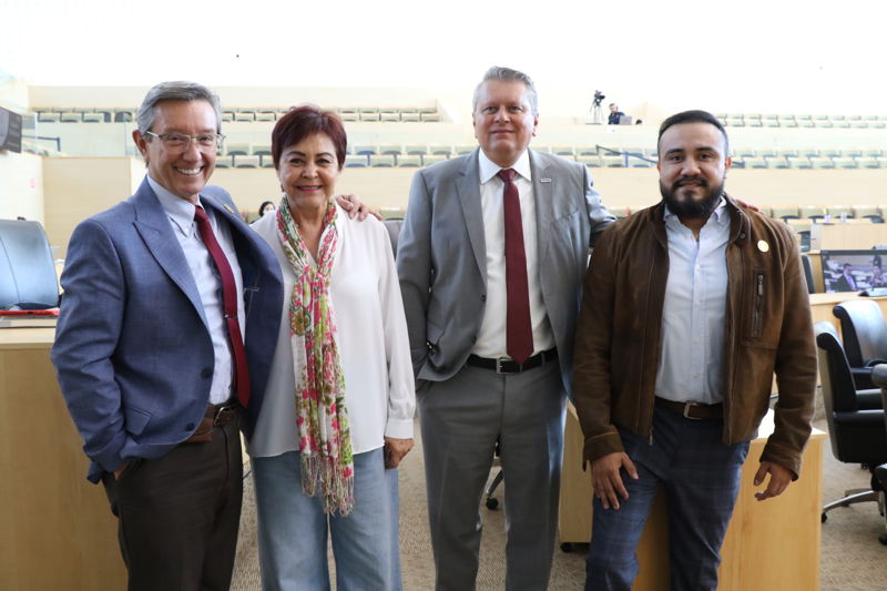 https://congreso-gto.s3.amazonaws.com/uploads/imagen/imagen/101783/pop_7A4A9711.JPG