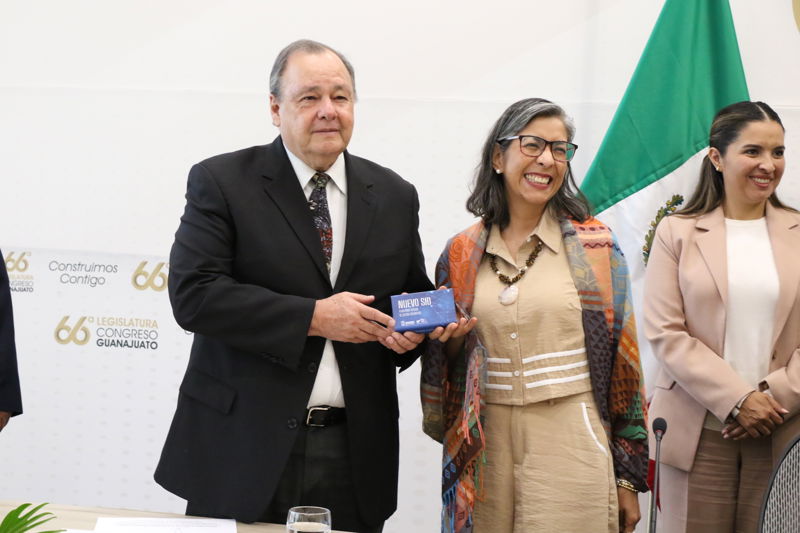 https://congreso-gto.s3.amazonaws.com/uploads/imagen/imagen/101897/pop_7A4A0355.JPG