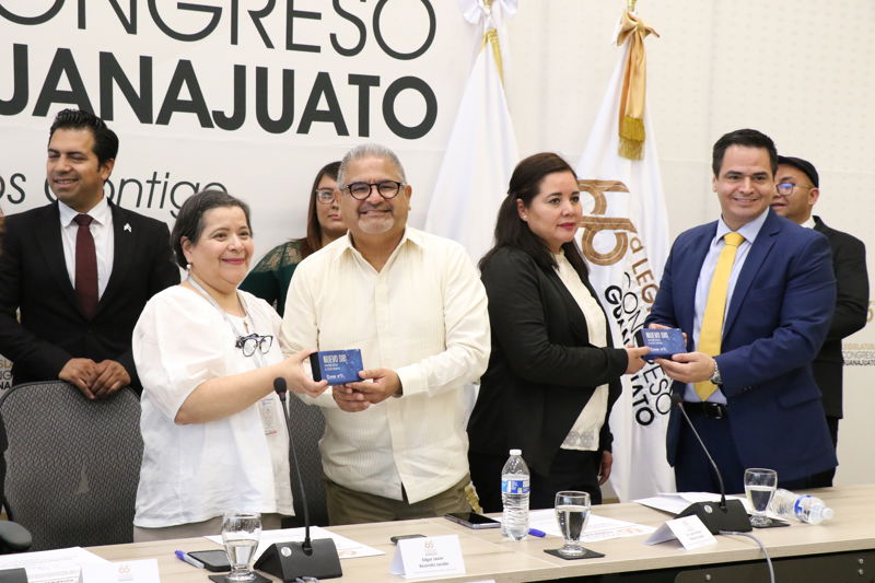 https://congreso-gto.s3.amazonaws.com/uploads/imagen/imagen/101901/pop_7A4A0357.JPG