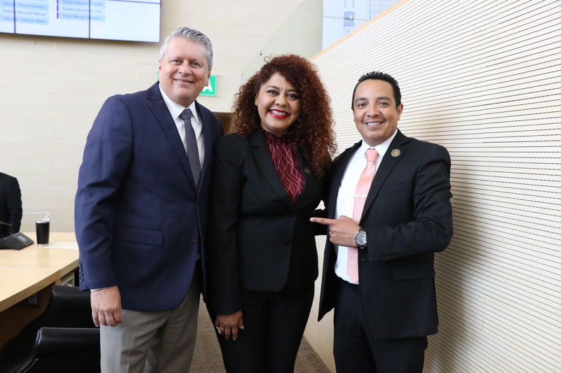 https://congreso-gto.s3.amazonaws.com/uploads/imagen/imagen/101917/pop_7A4A0365.JPG