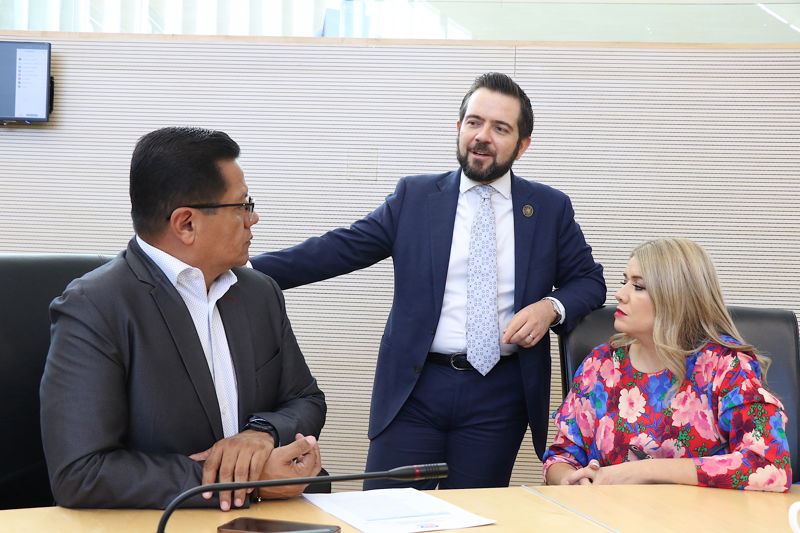 https://congreso-gto.s3.amazonaws.com/uploads/imagen/imagen/102065/pop_7A4A1136.JPG