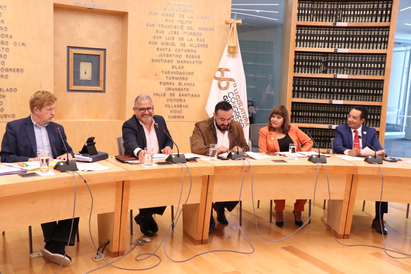 https://congreso-gto.s3.amazonaws.com/uploads/imagen/imagen/102456/pop_7A4A3007.JPG