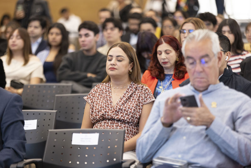https://congreso-gto.s3.amazonaws.com/uploads/imagen/imagen/115265/pop_120826_17.JPG