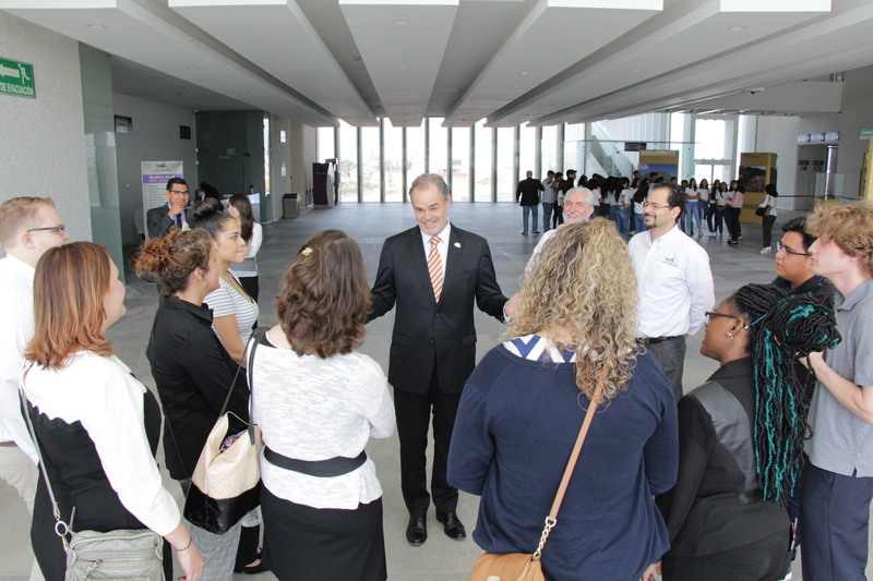 https://congreso-gto.s3.amazonaws.com/uploads/imagen_visita/imagen/2302/pop_IMG_3475.JPG