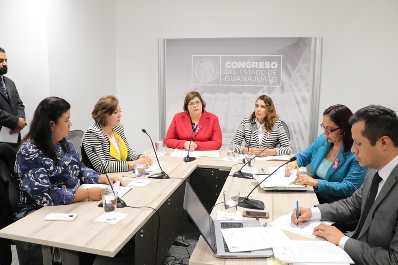 https://congreso-gto.s3.amazonaws.com/uploads/imagen_visita/imagen/2341/pop_G_nero_111018-005.JPG