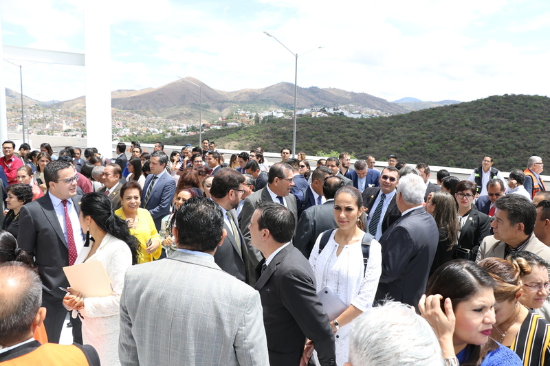 https://congreso-gto.s3.amazonaws.com/uploads/imagen_visita/imagen/2647/pop_7A4A3025.JPG
