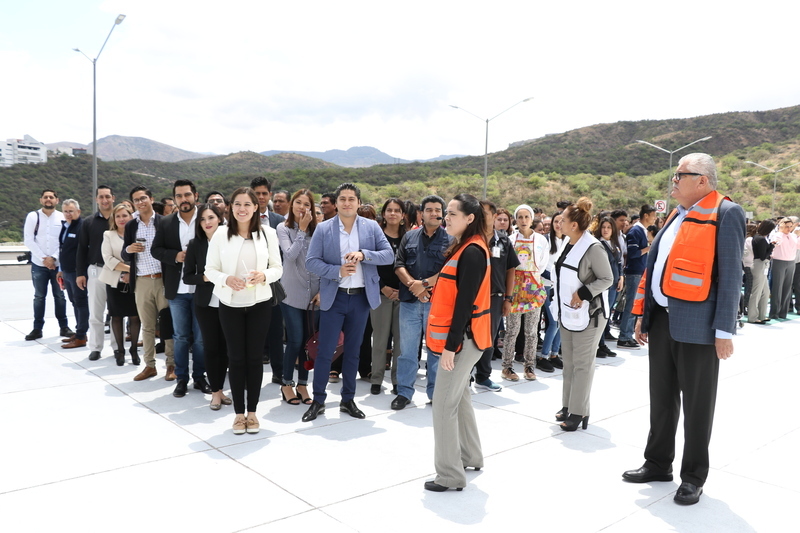 https://congreso-gto.s3.amazonaws.com/uploads/imagen_visita/imagen/2648/pop_7A4A3048.JPG