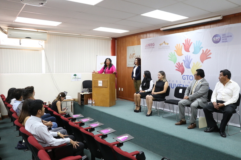 https://congreso-gto.s3.amazonaws.com/uploads/imagen_visita/imagen/2744/pop_7A4A7946.JPG