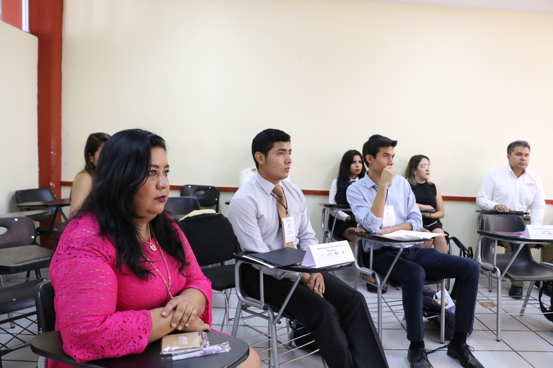 https://congreso-gto.s3.amazonaws.com/uploads/imagen_visita/imagen/2748/pop_7A4A7998.JPG