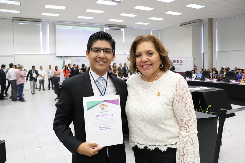 https://congreso-gto.s3.amazonaws.com/uploads/imagen_visita/imagen/2792/pop_7A4A9919.JPG