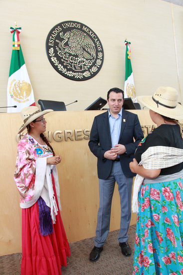 https://congreso-gto.s3.amazonaws.com/uploads/imagen_visita/imagen/2873/pop_Visista_al_Congreso_la_Cabalgata_por_la_Ruta_de_la_Independencia_Nacional_270919016.JPG